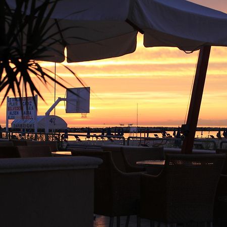 Hotel Baia Rimini Exteriör bild