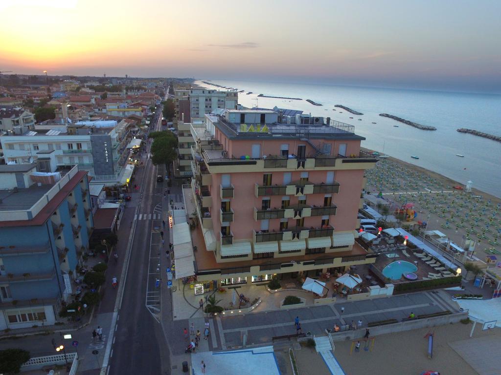 Hotel Baia Rimini Exteriör bild
