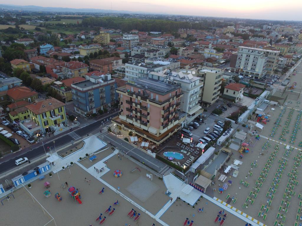 Hotel Baia Rimini Exteriör bild