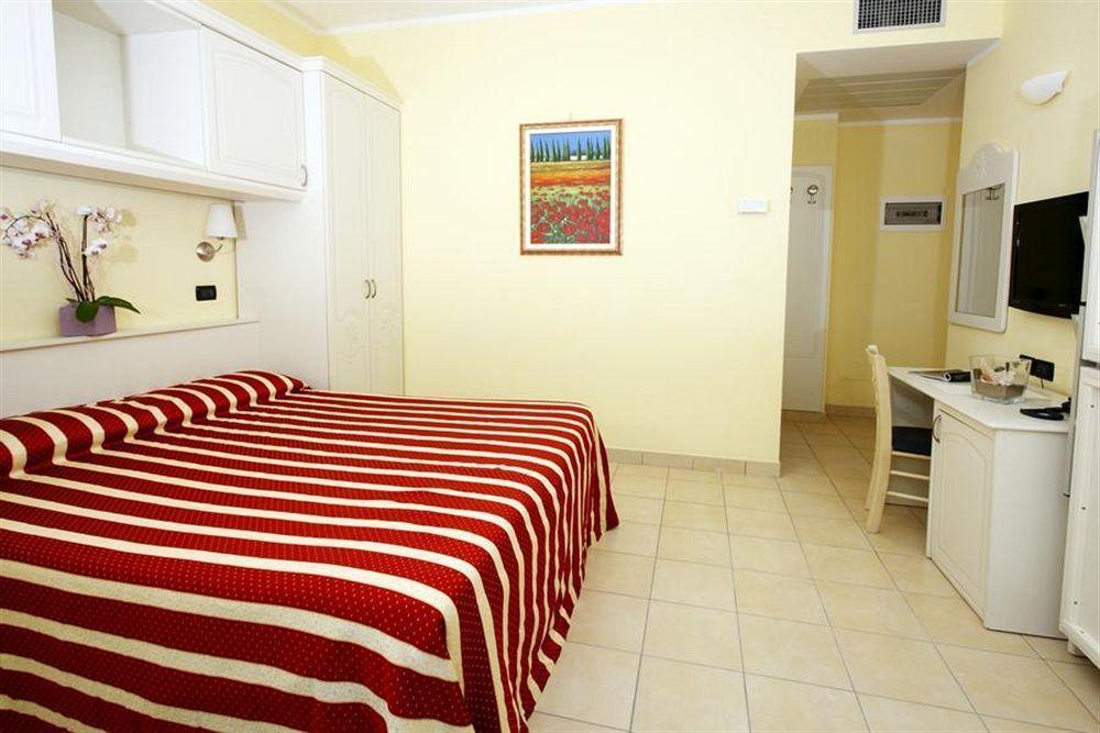 Hotel Baia Rimini Exteriör bild